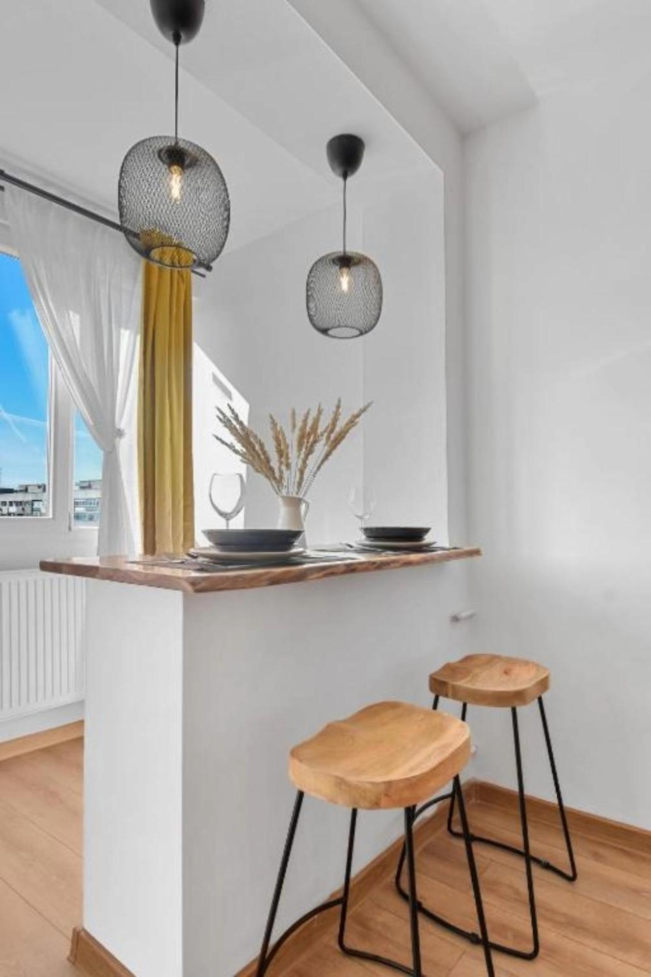 Serene Retreat - Beautifully Designed Studio Bukares Bagian luar foto